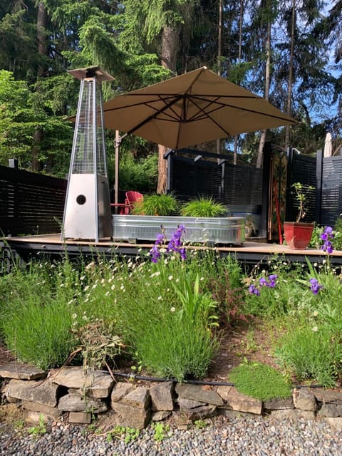 Salt Spring Carriage House B&B Bed and Breakfast in Galiano Island