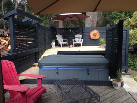 Salt Spring Carriage House B&B Bed and Breakfast in Galiano Island