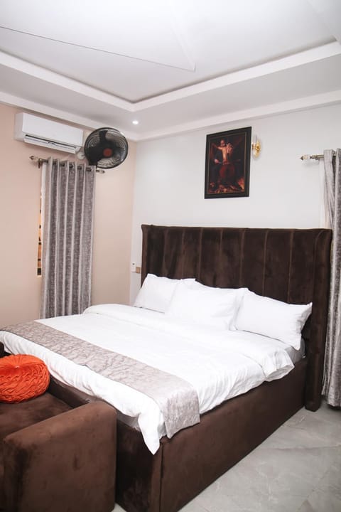 Newly Built 2 Bedroom Tastefully Furnished House Available For Shortlet. House in Lagos