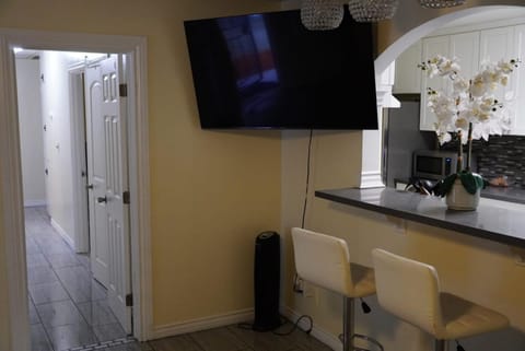 Be Our Guest-Shared Home DR Vacation rental in Palmdale