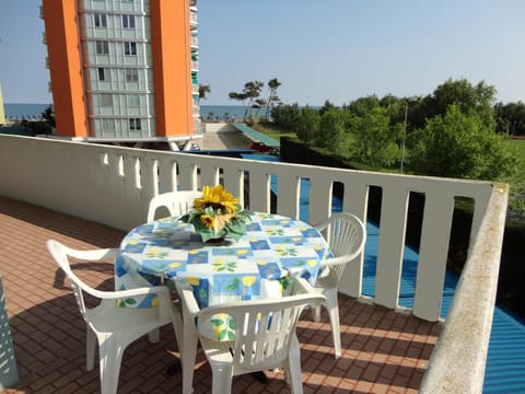 View (from property/room), Balcony/Terrace, furniture