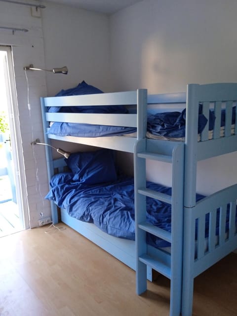 bunk bed