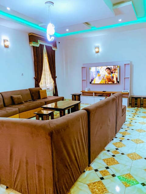 Select Captivating Room with 1kingsized bed Bed and Breakfast in Abuja