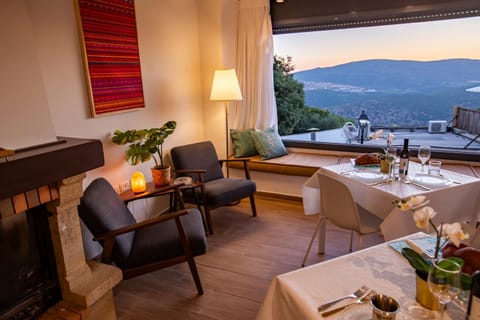 Dining area, Mountain view, Dinner