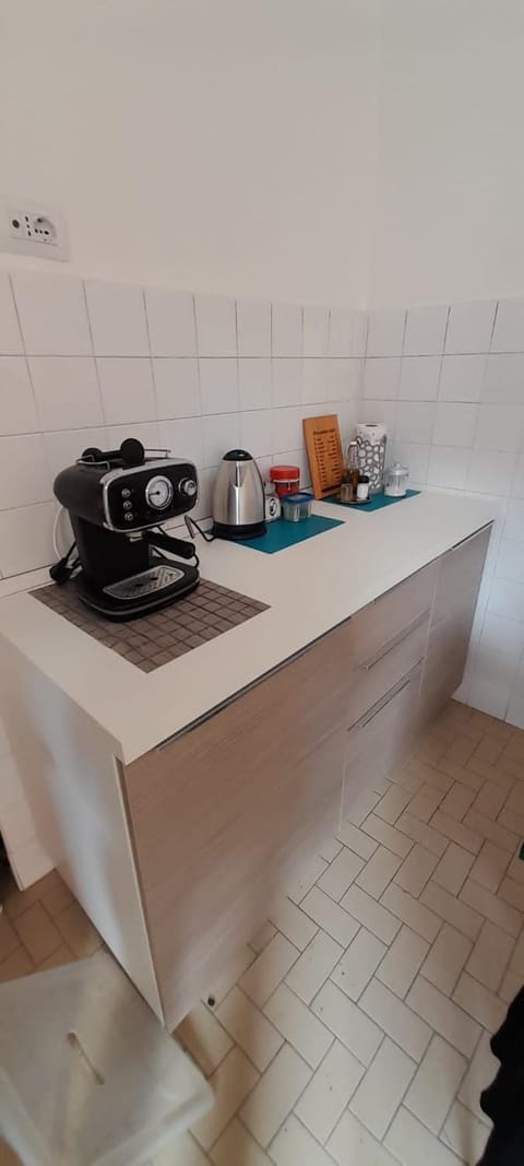 Coffee/tea facilities, kitchen