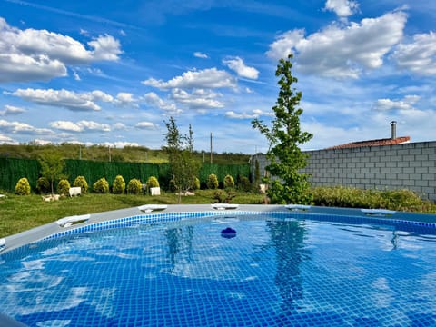 Garden, Swimming pool