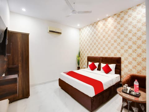 OYO Flagship Golden A Hotel in Ludhiana