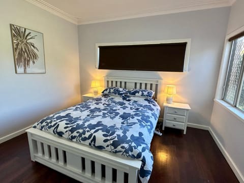 Jacaranda Cottage House in Busselton