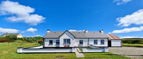 Property building, Day, Garden