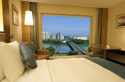 Bedroom, City view