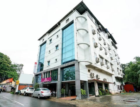 Property building, Day, Street view, Location, Parking