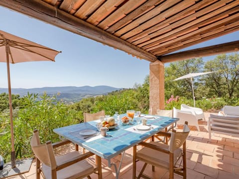 Holiday Home Le Clos d'Estelle by Interhome House in Grimaud
