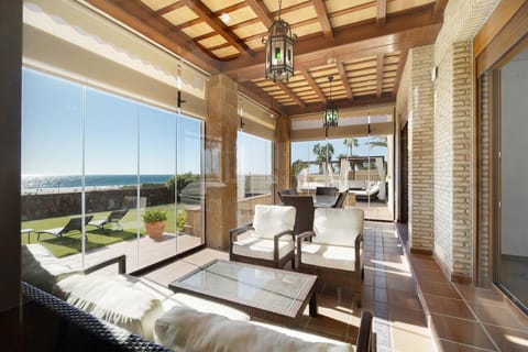 Carolina Beach House Villa in Chiclana de la Frontera