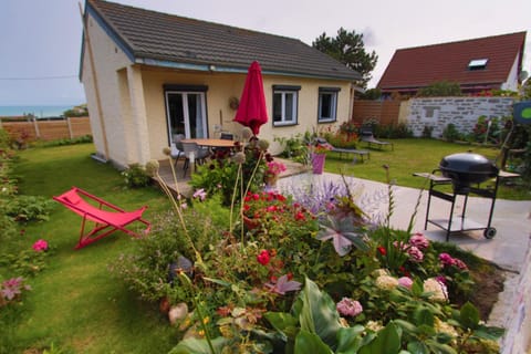 Property building, BBQ facilities, Garden, Garden view, sunbed