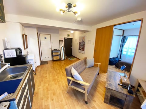 1min walk to sta, drct bus to HND! Easy access! 01 Apartment in Yokohama