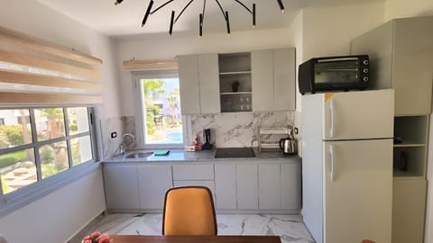 Kitchen or kitchenette, minibar, pet friendly, stove