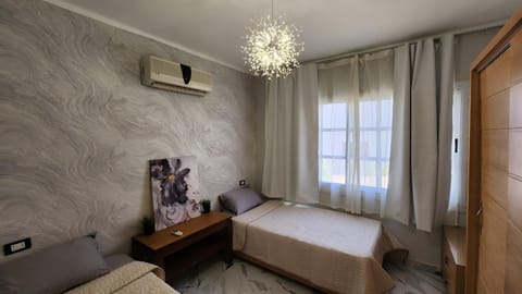 Bed, Photo of the whole room, Bedroom, air conditioner