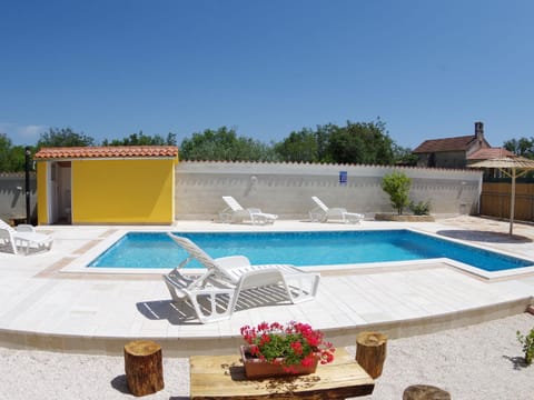 Detached house at country side fenced Casa in Vodnjan