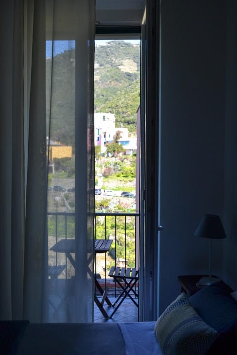 Natural landscape, View (from property/room), Balcony/Terrace, Photo of the whole room, Bedroom, Mountain view