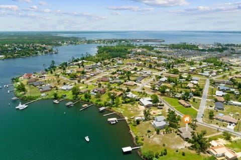 Nautical Nirvana-Waterfront Joys from Sunrise Paddles to Hot Tub Sunsets House in Bay County