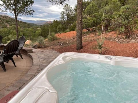 Hike Cathedral Rock and then cool off in Oak Creek! House in Sedona