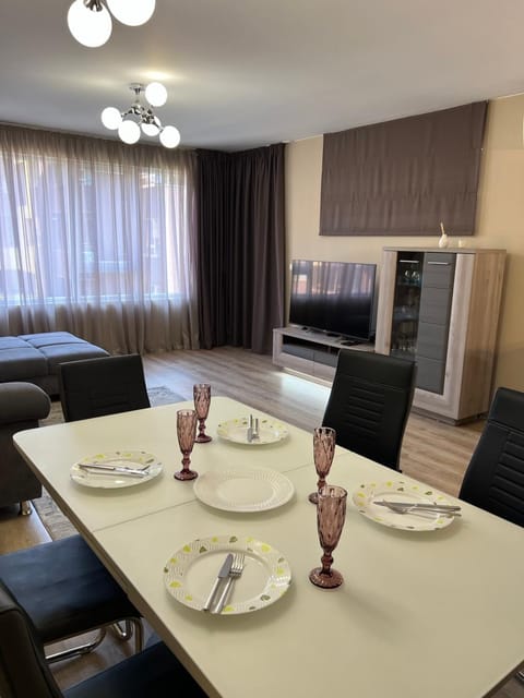 Johannesburg Spacious Family apt w Free Parking and Playground Wohnung in Sofia