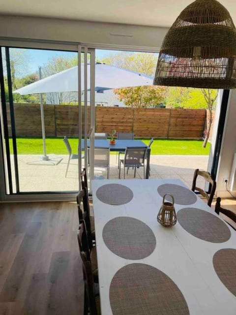 Dining area, Garden view