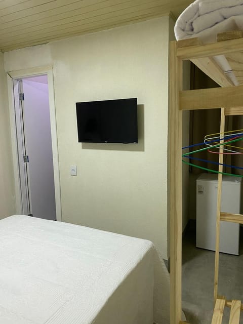 Bed, TV and multimedia, wardrobe