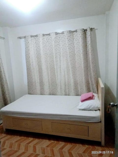 Budget room with split type air-condition Vacation rental in La Union