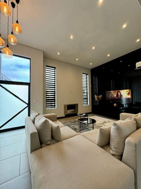 Phoenix Home House in Cape Town