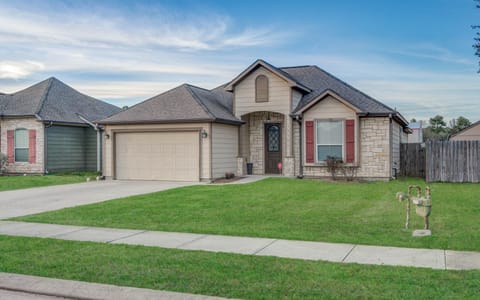 Property building, Spring, Day, Neighbourhood, Street view