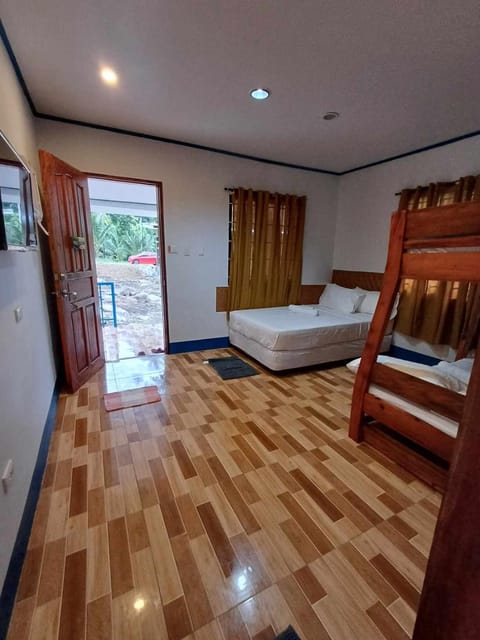 Camp Asgard by Camiguin Viajeros House Rentals Maison in Northern Mindanao
