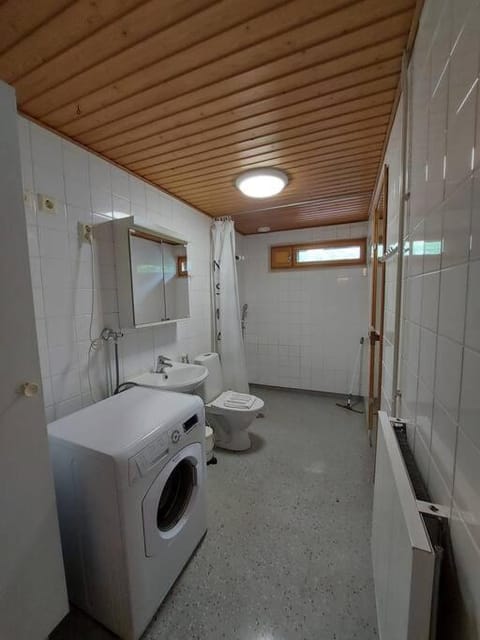 Kotimaailma - Tilava 2MH asunto saunalla Herttoniemen merellisessä ympäristössä Apartment in Helsinki