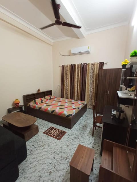 Bed, TV and multimedia, Photo of the whole room, Bedroom, air conditioner