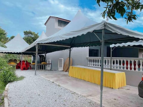 Cheerful 27 Home with BBQ grill House in Hulu Langat