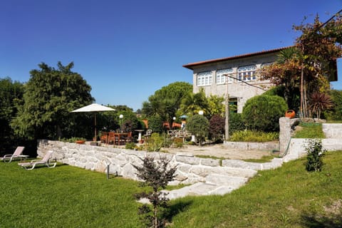 Casa da Costeira Bed and Breakfast in Guimaraes