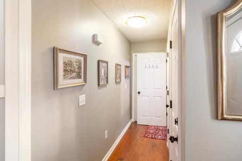 Contemporary Studio Bed and Breakfast in Chattanooga
