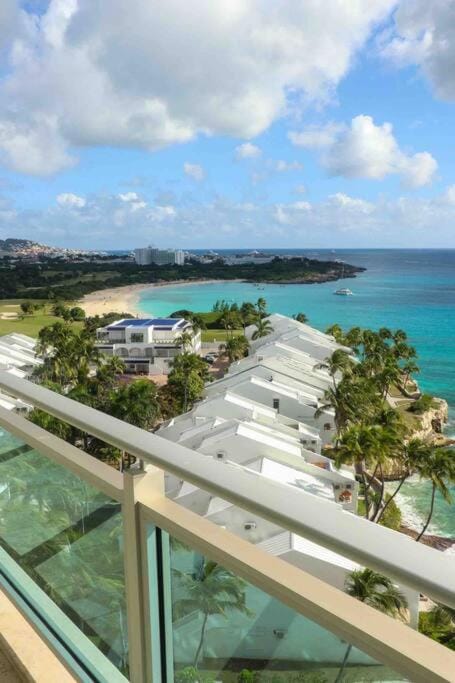 Beachfront luxury 2br condo Apartment in Sint Maarten