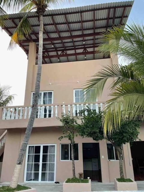 Sol Mar y Tierra Hot water, A/C, Wifi, 20+guests House in La Libertad Department, El Salvador