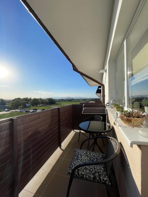 View (from property/room), Balcony/Terrace, Seating area