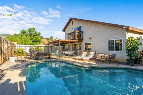 Patio, Pool view, Swimming pool, sunbed