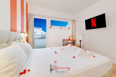 Communal lounge/ TV room, Bed, TV and multimedia, Evening entertainment, Bedroom, towels