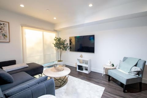 Luxury 2Bed/2Bath Apt in West Hollywood w/ Rooftop Copropriété in West Hollywood