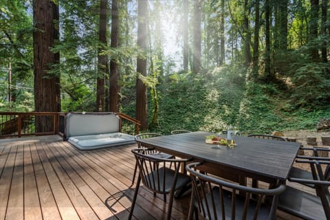 Redwood Hollow - Hot Tub Walk to River Redwoods Casa in Monte Rio