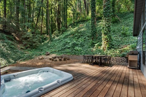 Redwood Hollow - Hot Tub Walk to River Redwoods Haus in Monte Rio