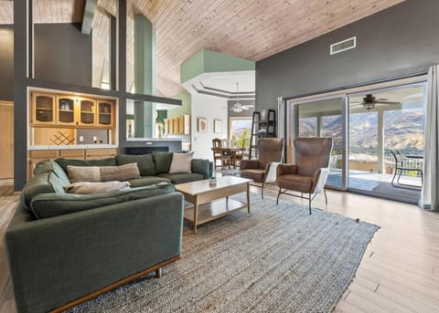Number 1! EXPERIENCE PARADISE at Sequoia Alta Vista Maison in Three Rivers