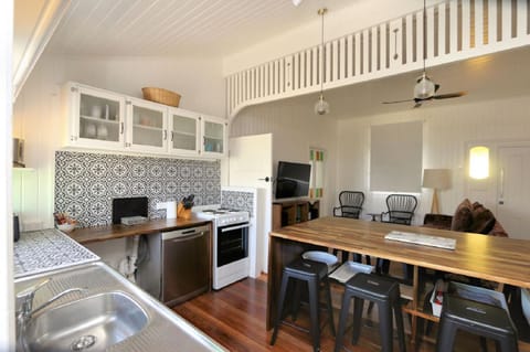 Pandanus House House in Bargara