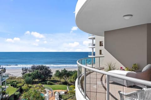 Paradise Palms - 2-Bedroom Luxury Beachfront Wohnung in Palm Beach