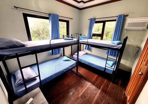 Leynes Taal Lake Resort and Hostel Hostal in Tagaytay