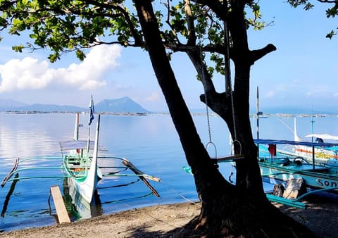 Leynes Taal Lake Resort and Hostel Hostel in Tagaytay